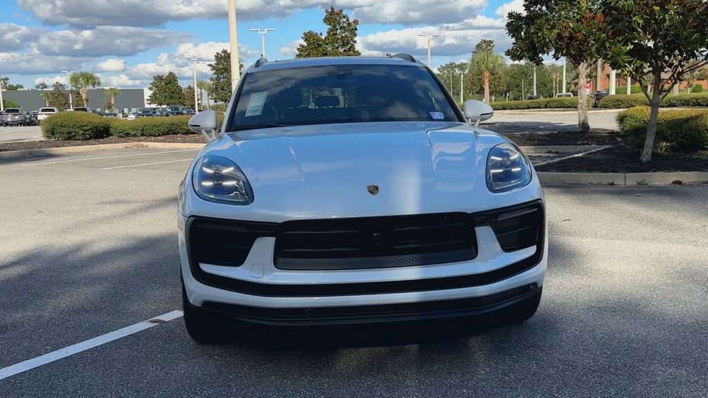 New 2026 Porsche Macan image 3