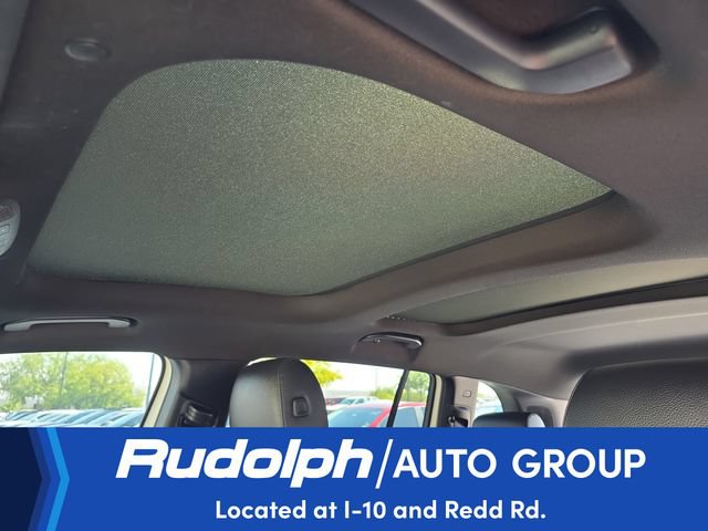 Used 2023 Mercedes-Benz GLB 250 4MATIC w/ Premium Package image 23