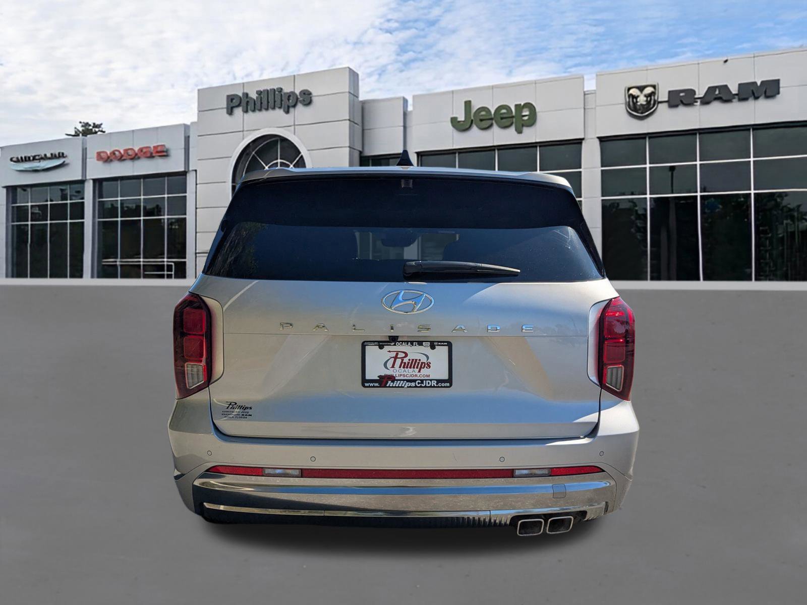 Used 2025 Hyundai Palisade Calligraphy image 4