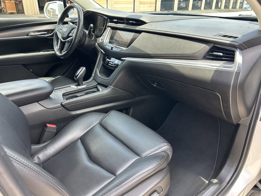Used 2018 Cadillac XT5 Premium Luxury FWD image 30