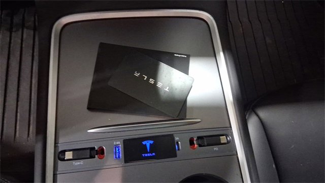 Used 2024 Tesla Model Y Performance image 30
