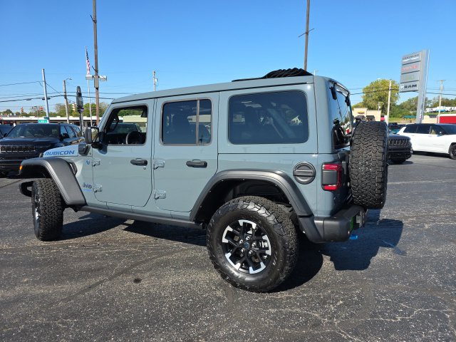 Used 2024 Jeep Wrangler Unlimited Rubicon 4xe w/ Capability Package AWD/4WD image 4