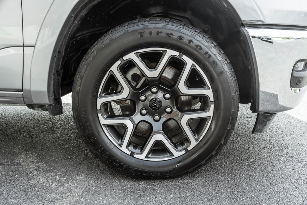 Used 2025 RAM 1500 Laramie AWD/4WD image 5