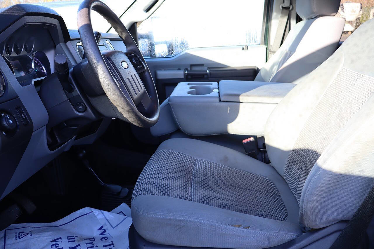 Used 2015 Ford F250 XLT w/ XLT Premium Package image 12