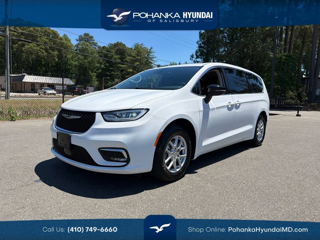 Used 2024 Chrysler Pacifica Touring-L