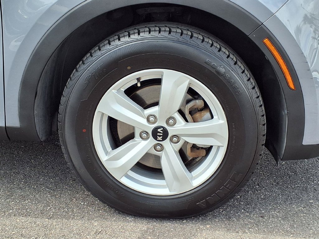 Used 2021 Kia Sorento LX FWD image 11