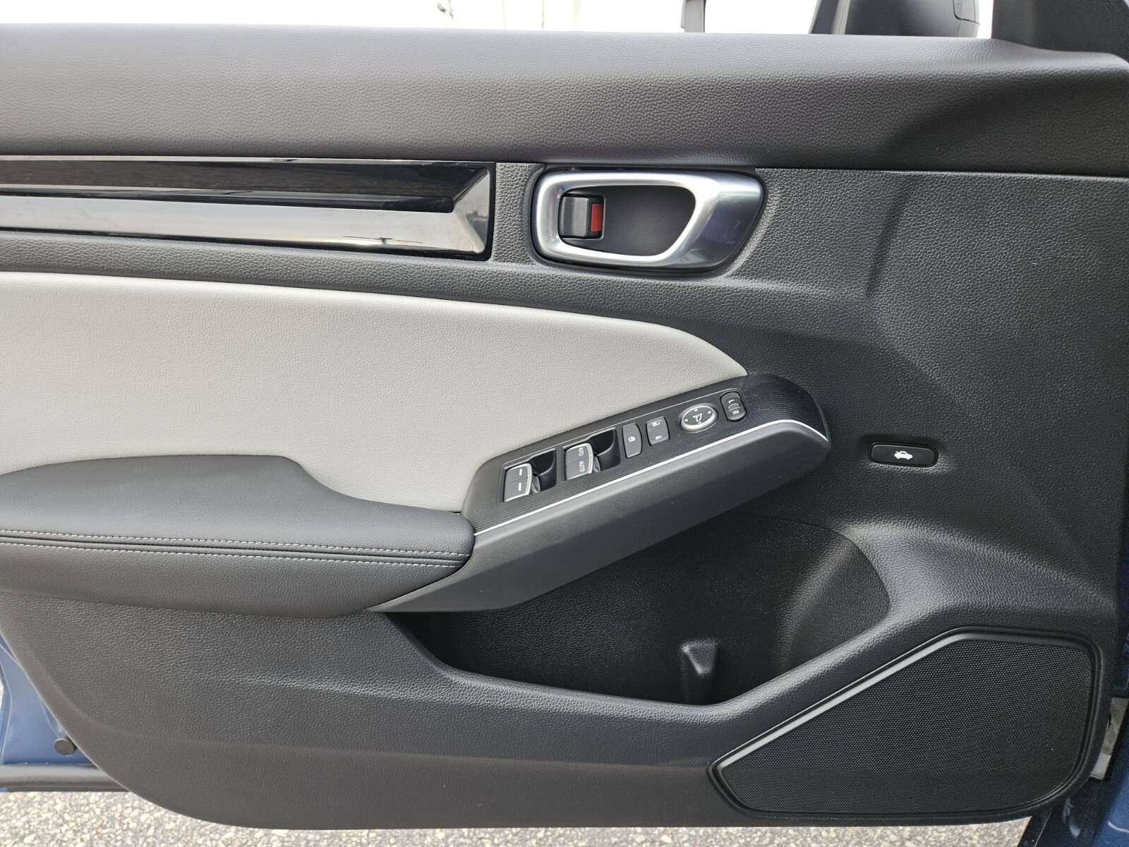 Used 2025 Honda Civic Sport image 29