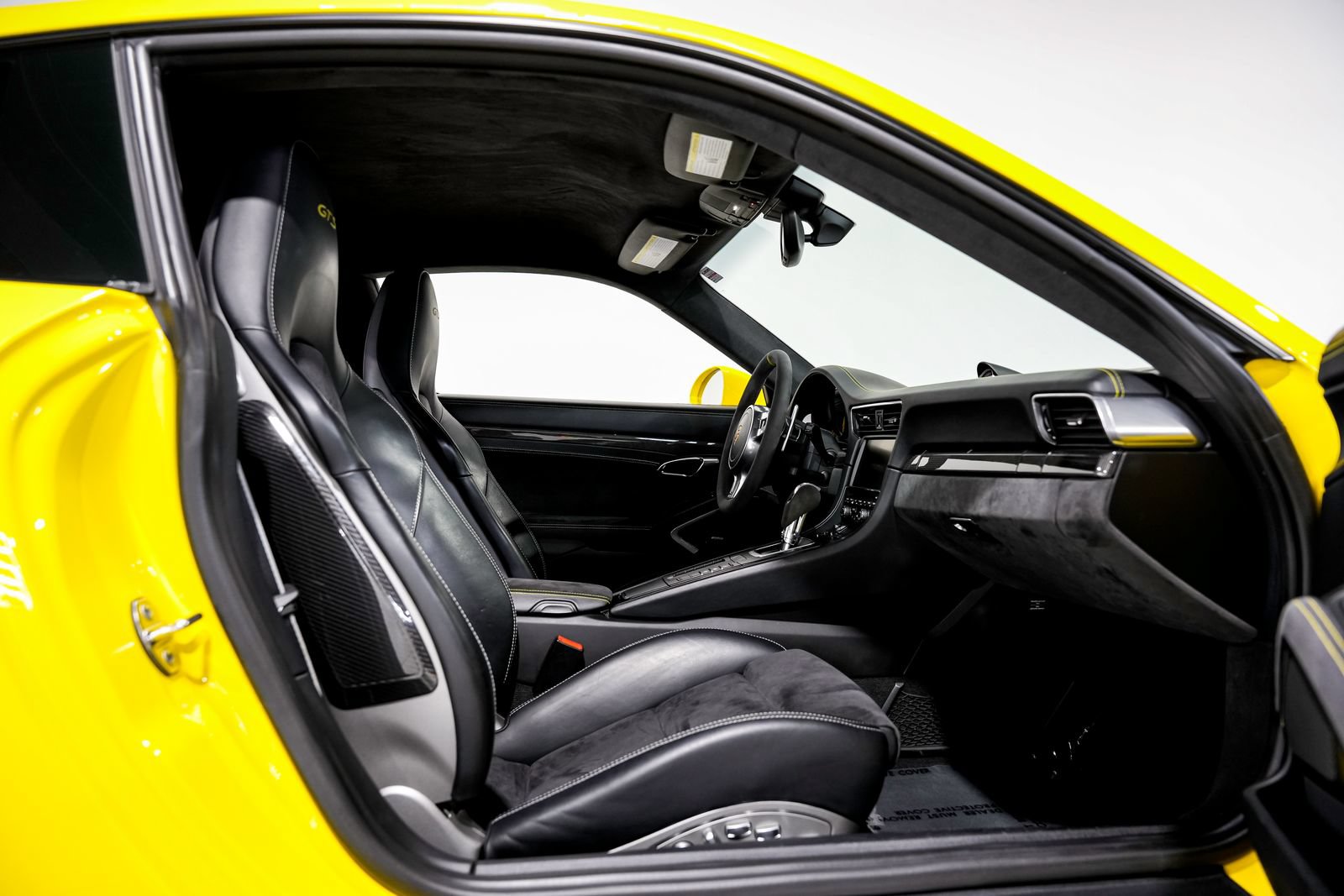 Used 2015 Porsche 911 Carrera GTS RWD image 29