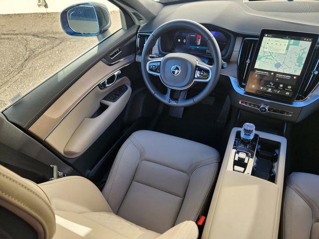 New 2026 Volvo XC90 T8 Plus w/ Protection Package image 10