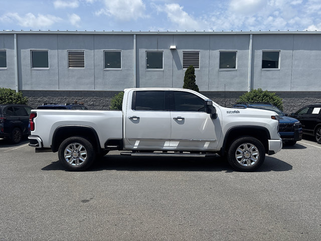 Used 2024 Chevrolet Silverado 2500 High Country w/ High Country Premium Package AWD/4WD image 24