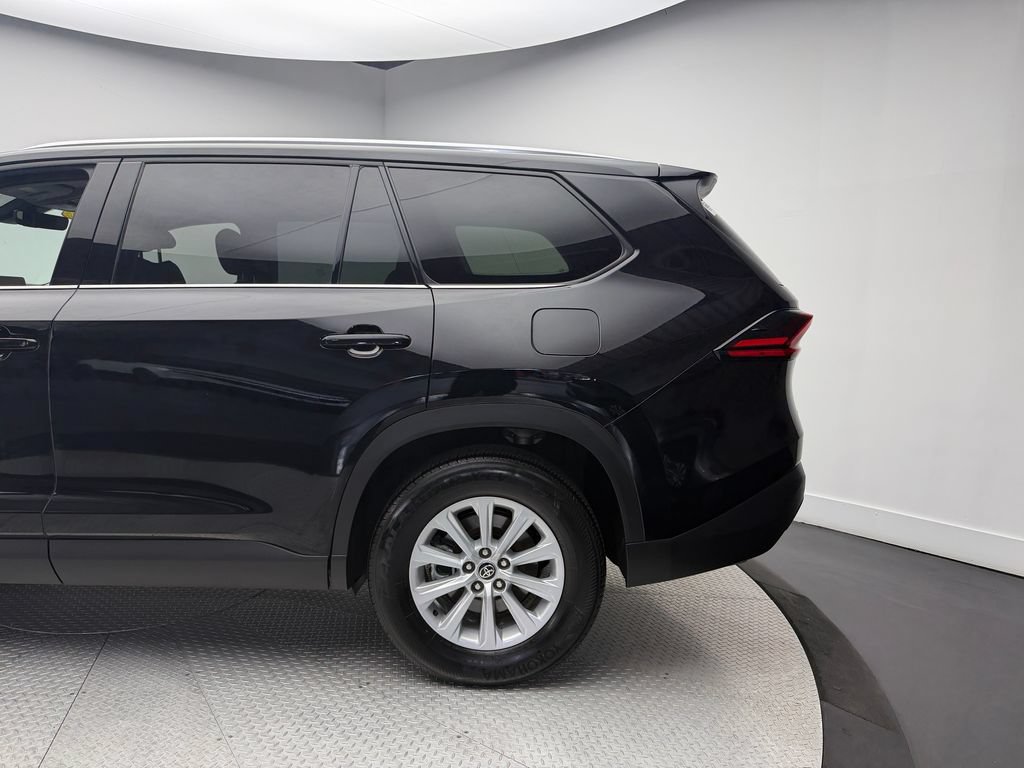 Used 2025 Toyota Grand Highlander AWD image 12