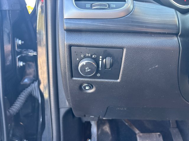 Used 2020 Jeep Grand Cherokee Altitude AWD/4WD image 29