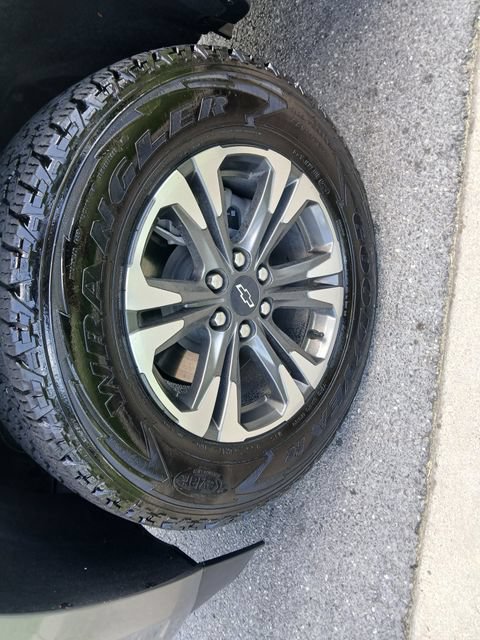 Used 2022 Chevrolet Colorado Z71 w/ Safety Package RWD image 4