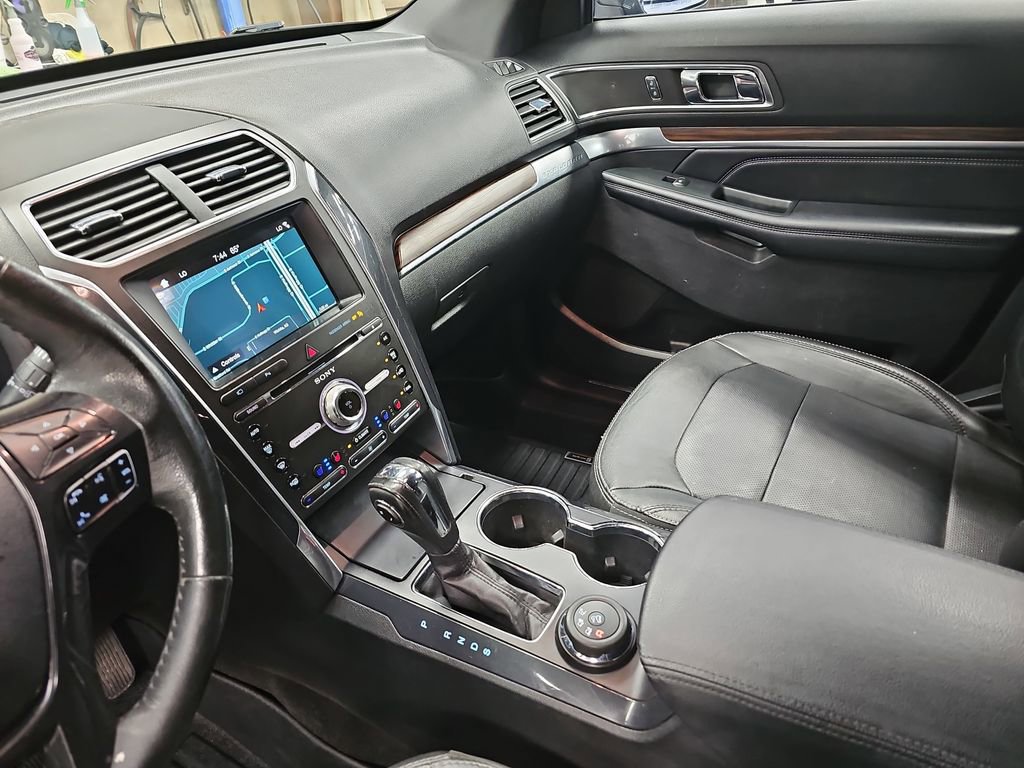 Used 2018 Ford Explorer Limited AWD/4WD image 25
