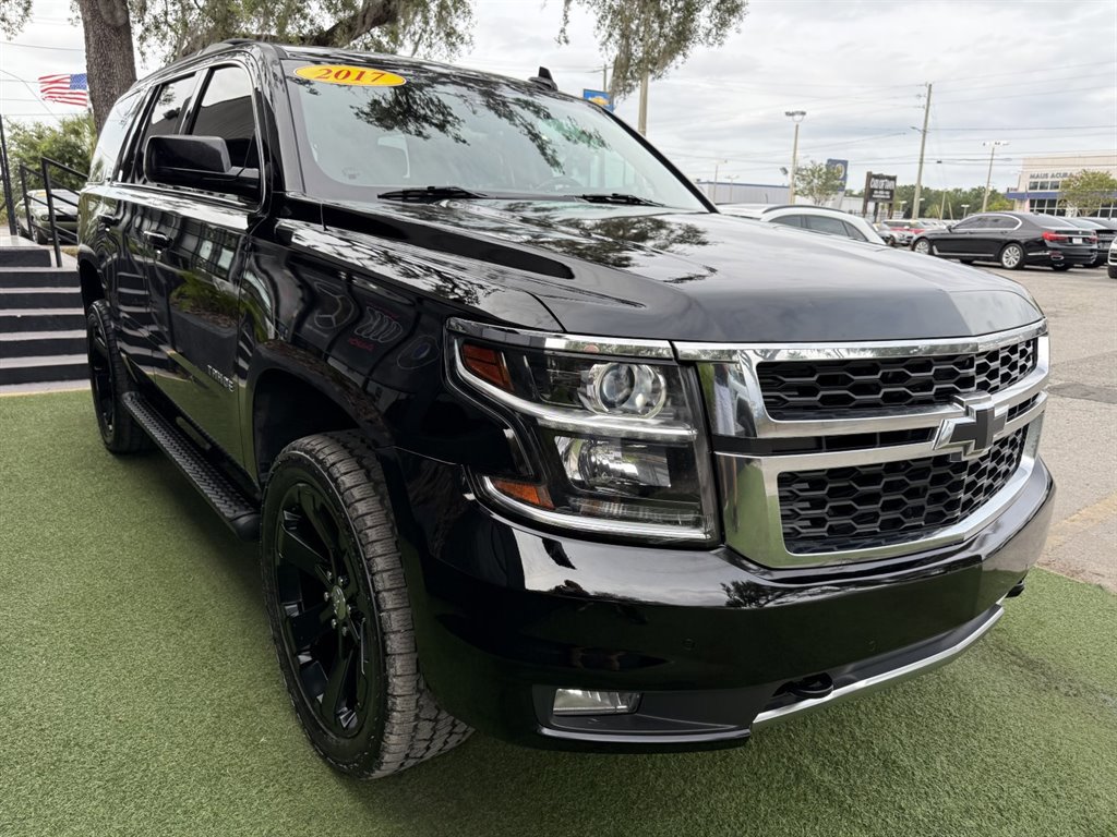 Used 2017 Chevrolet Tahoe LT w/ Luxury Package AWD/4WD image 3