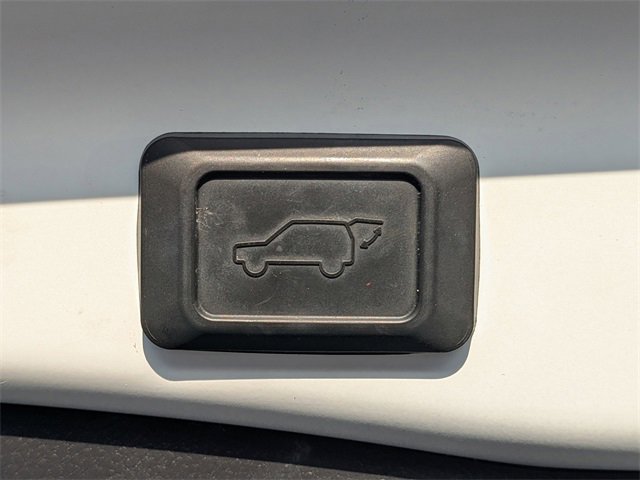 Used 2022 Toyota RAV4 XLE image 13