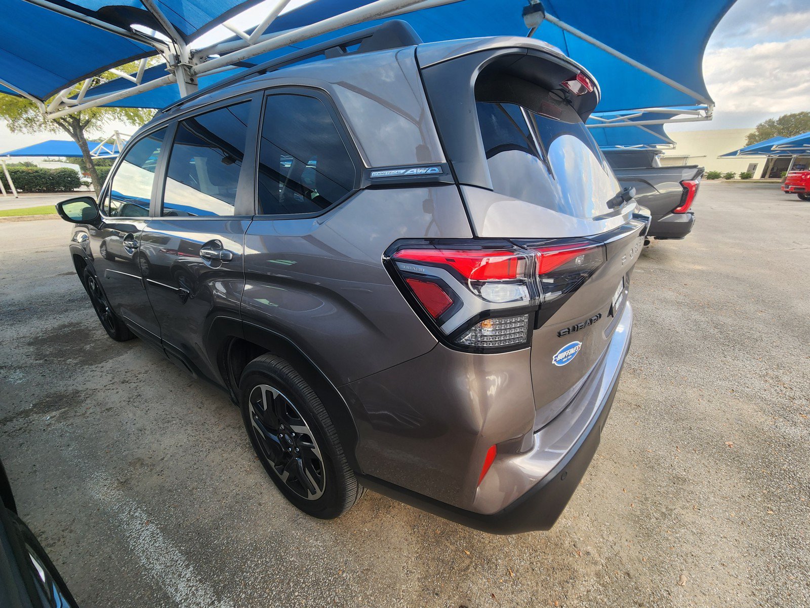 Used 2025 Subaru Forester Limited AWD/4WD image 3