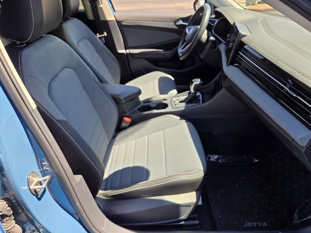 Certified 2026 Volkswagen Jetta SE FWD image 17