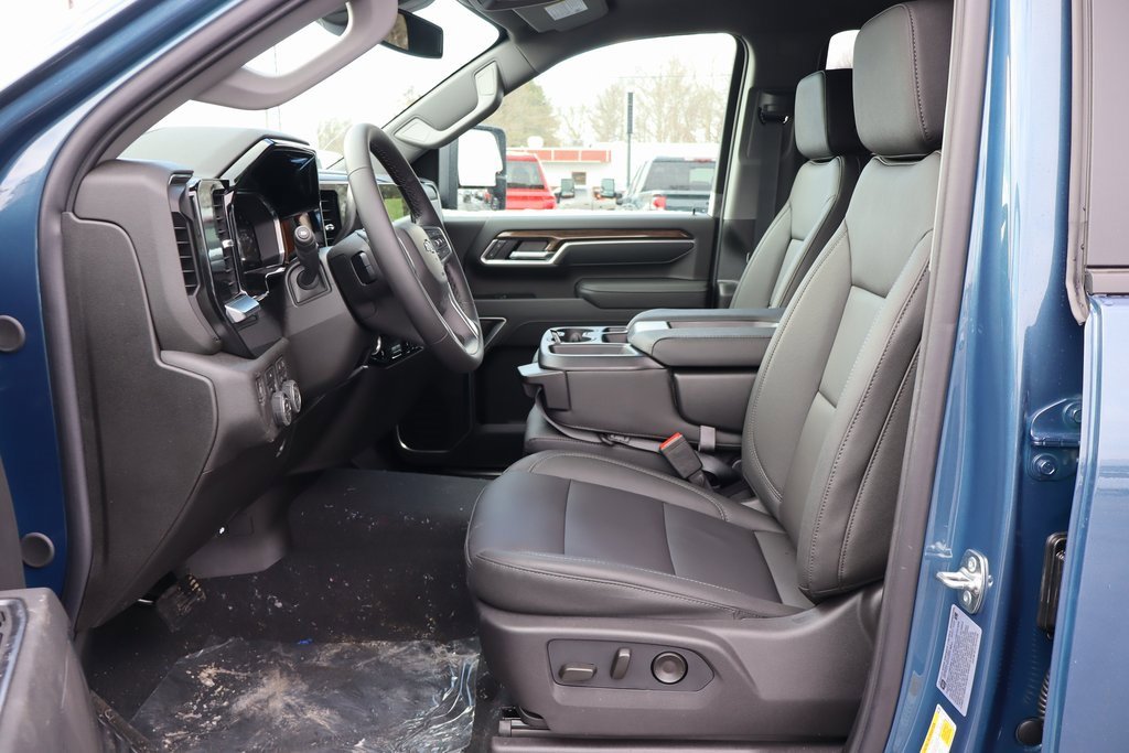 New 2026 Chevrolet Silverado 3500 LT w/ Trail Boss Package image 5