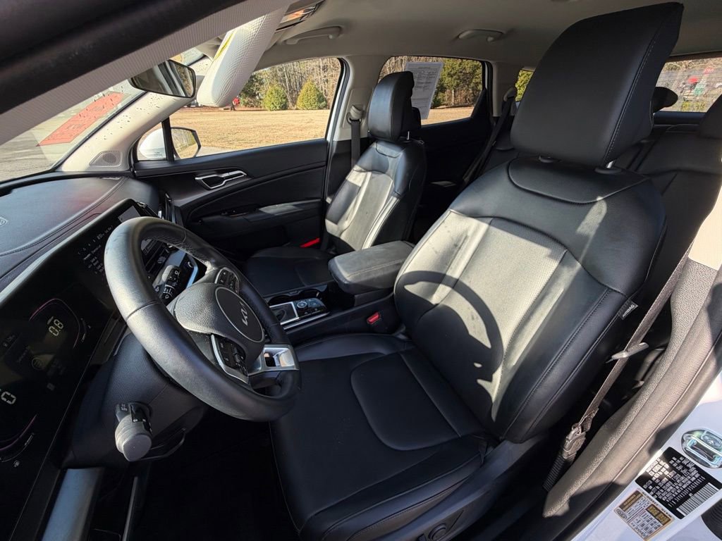 Used 2025 Kia Sportage EX image 11