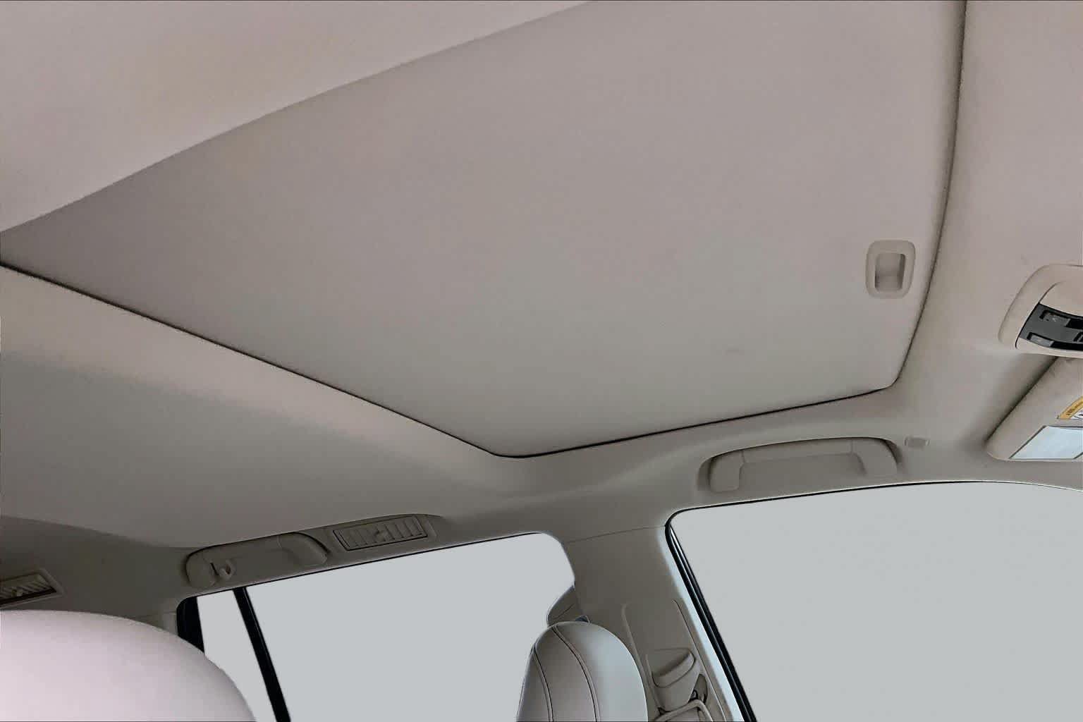 Used 2023 Lexus GX 460 Luxury w/ Sport Design Package AWD/4WD image 14