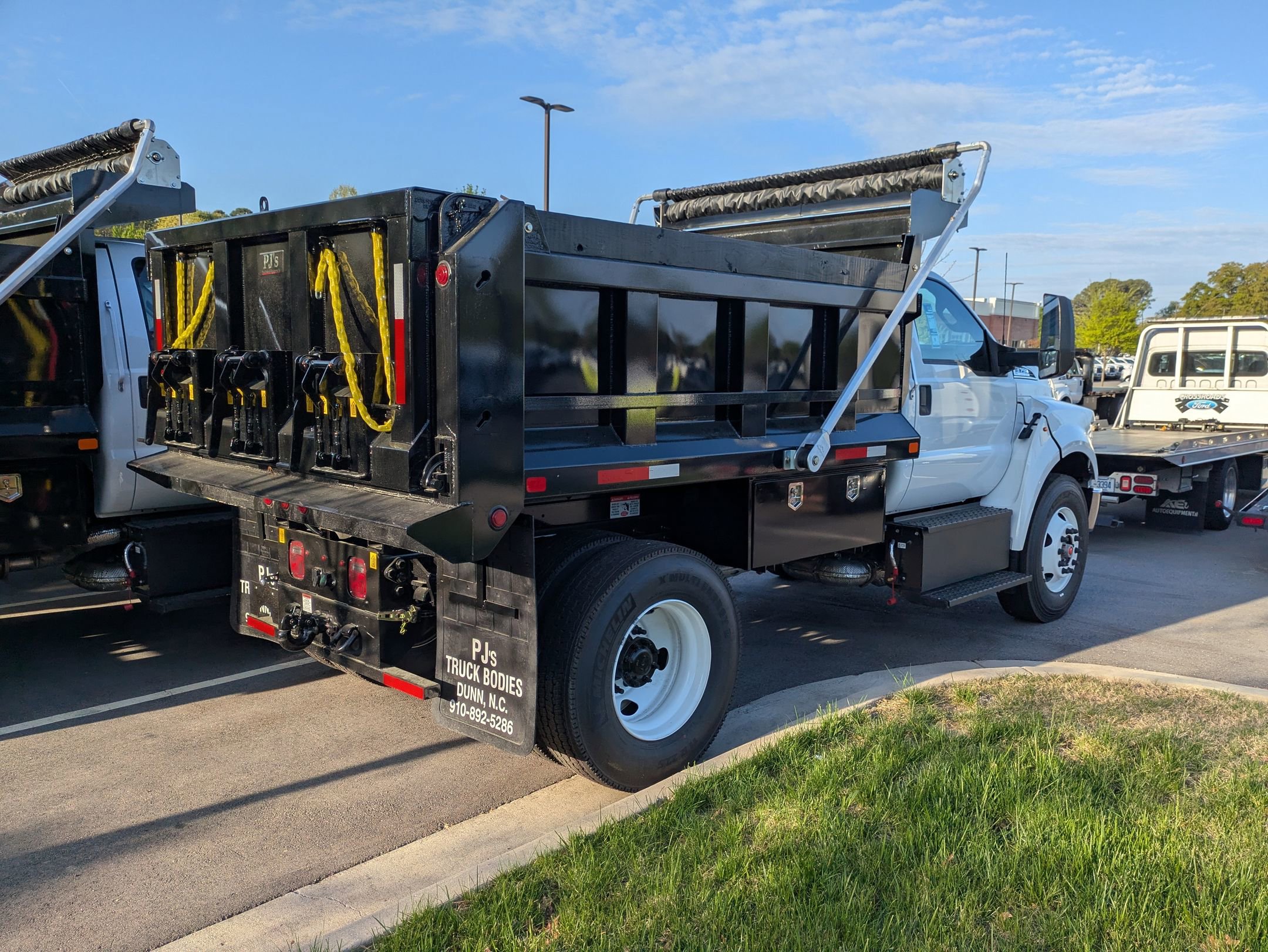 New 2027 Ford F750 2WD Regular Cab Super Duty image 4