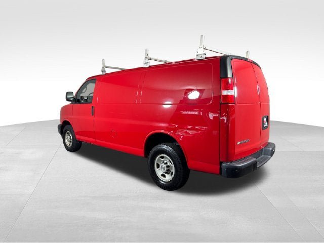 Used 2019 Chevrolet Express 3500 w/ Driver Convenience Package RWD image 3