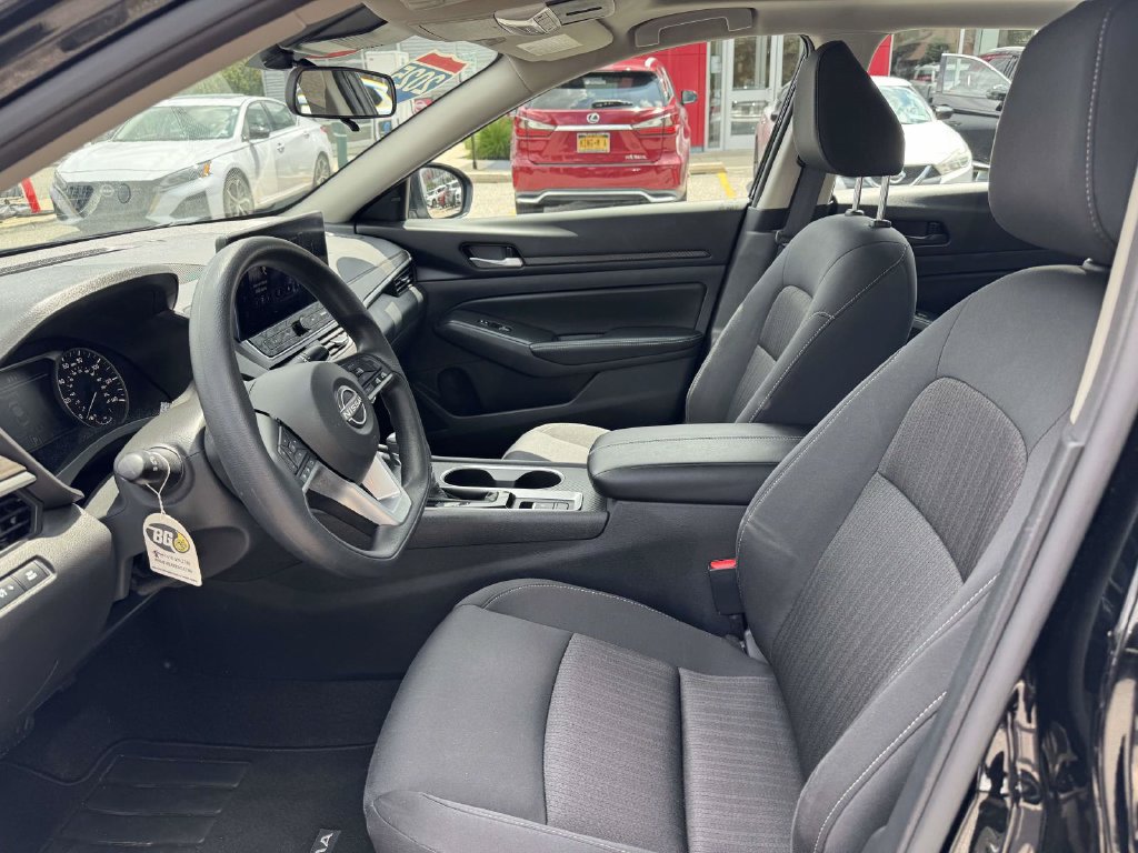 Certified 2025 Nissan Altima 2.5 SV w/ SV Special Edition Package AWD/4WD image 16
