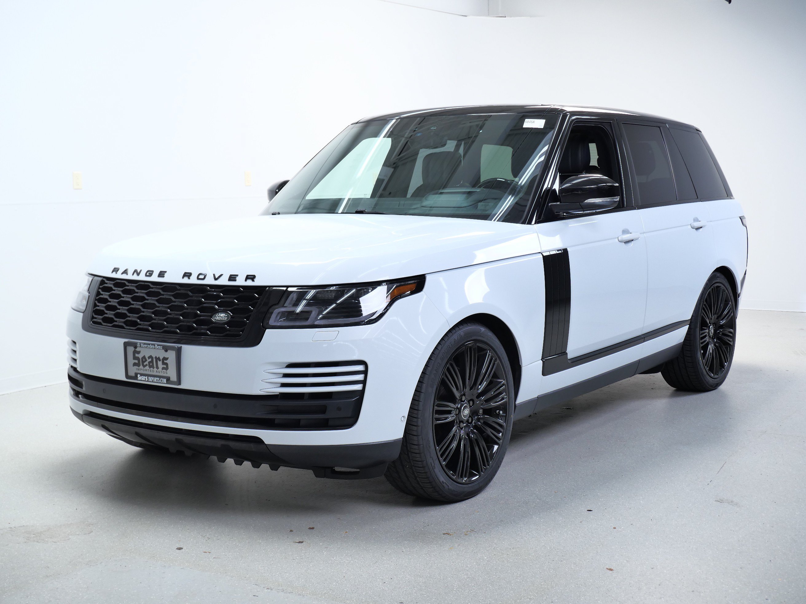 Used 2019 Land Rover Range Rover Supercharged AWD/4WD image 8