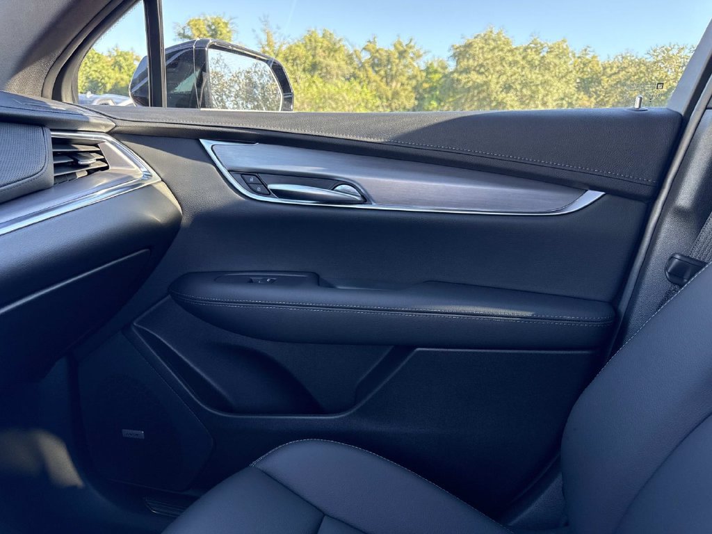 New 2026 Cadillac XT5 Luxury w/ LPO, Premium Carpet Package AWD/4WD image 22