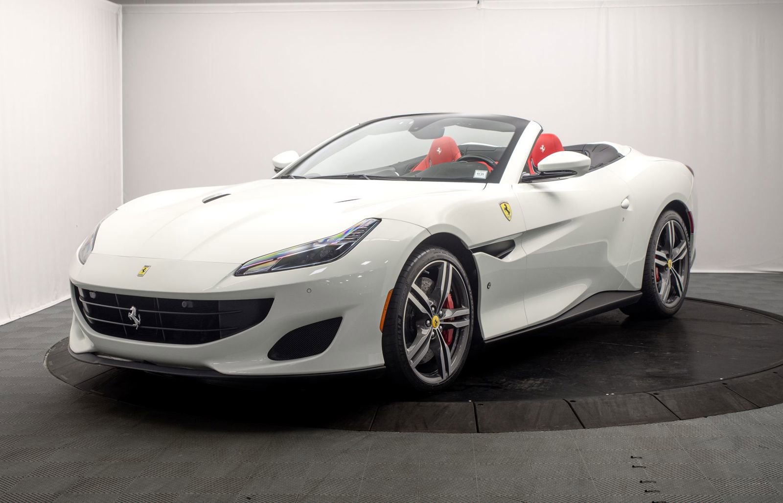 Used 2019 Ferrari Portofino RWD image 7