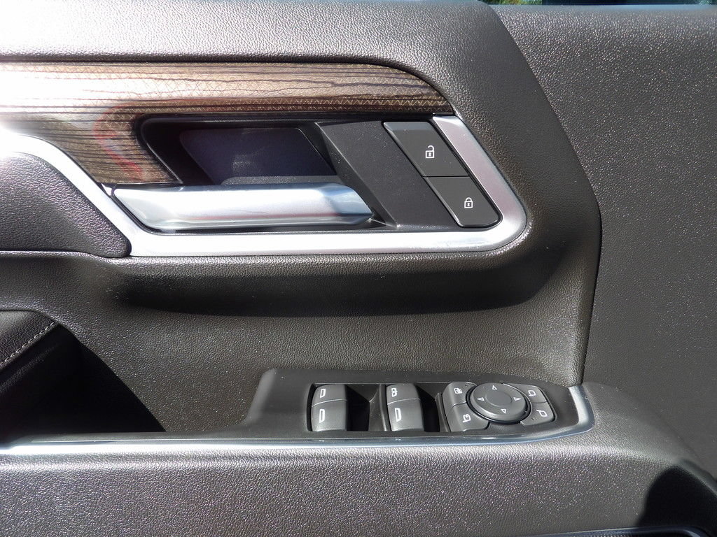 Used 2025 Chevrolet Silverado 3500 LT w/ Safety Package AWD/4WD image 15