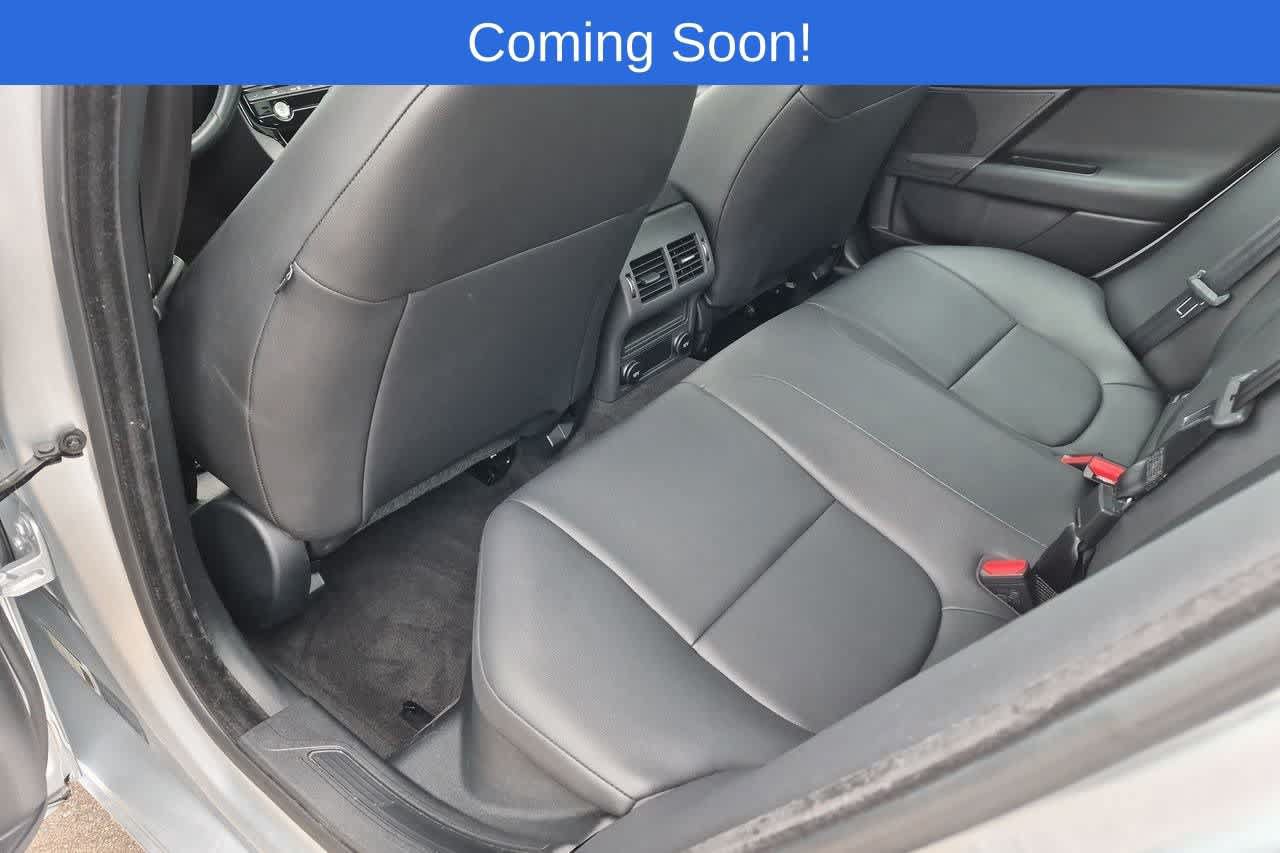 Used 2017 Jaguar XE Premium RWD image 18