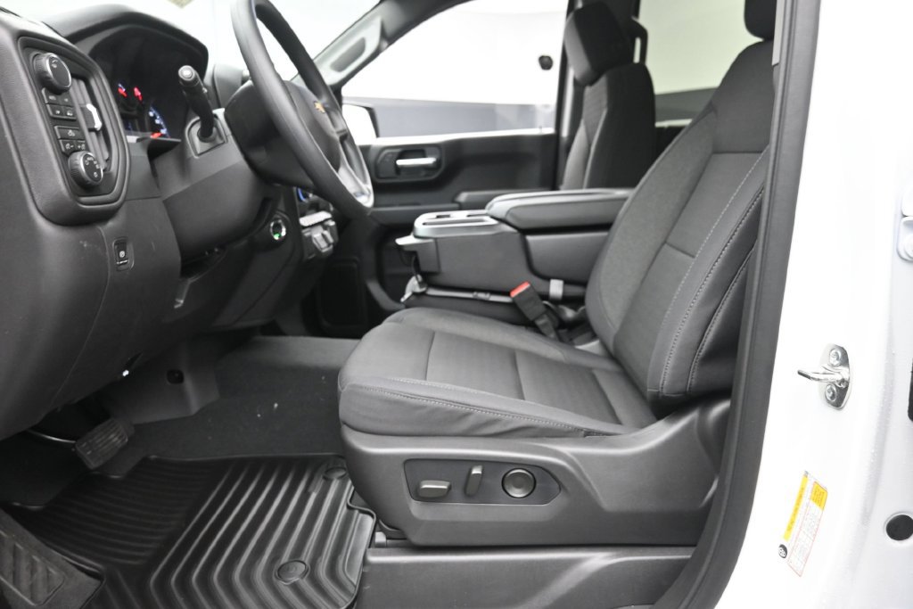 New 2026 Chevrolet Silverado 1500 Custom AWD/4WD image 16