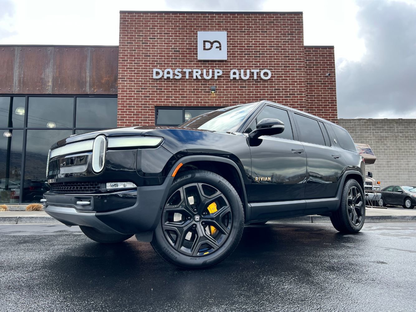 Used 2022 Rivian R1S Launch Edition image 1