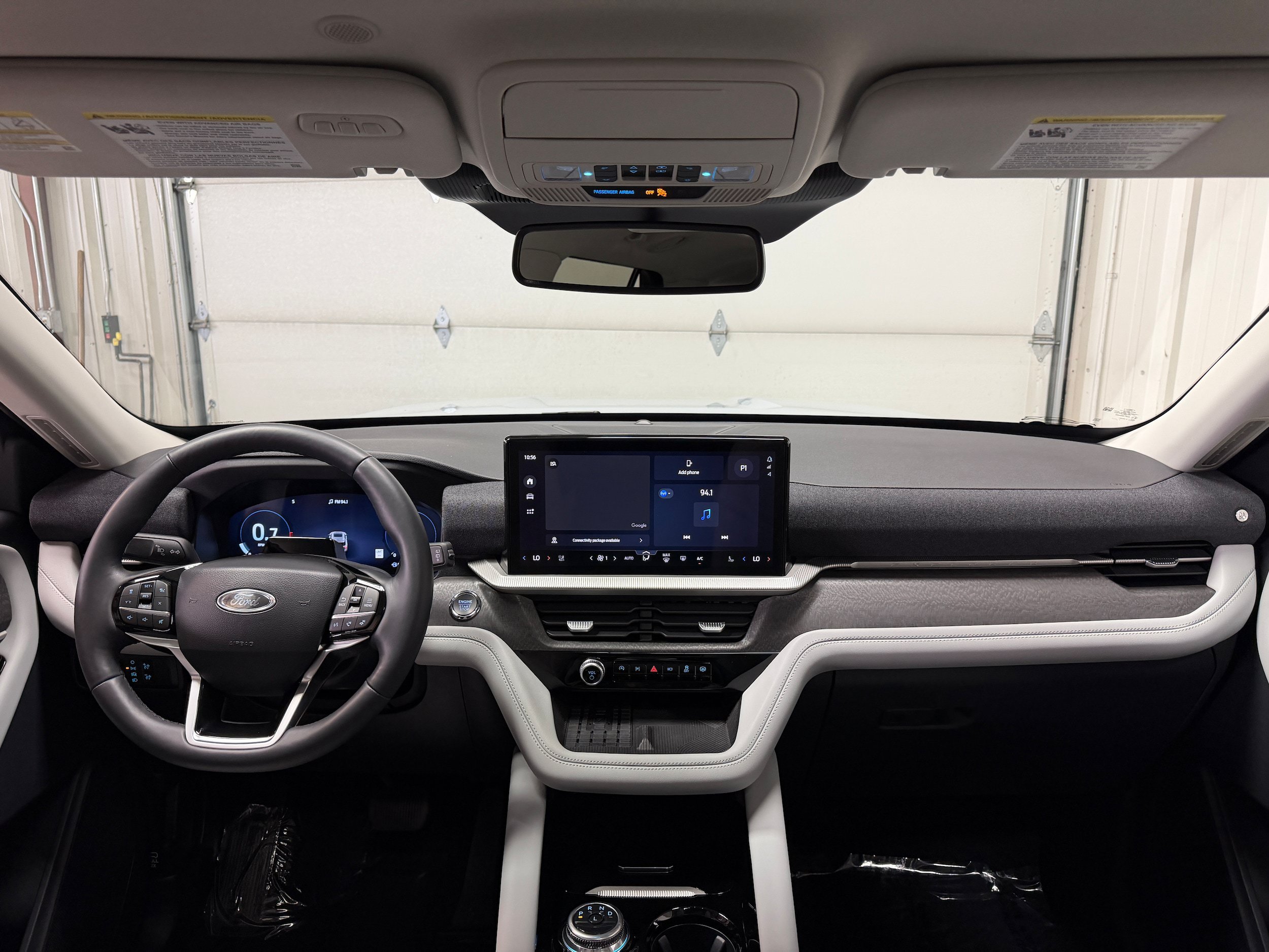 Used 2025 Ford Explorer Platinum w/ Ultimate Package AWD/4WD image 3