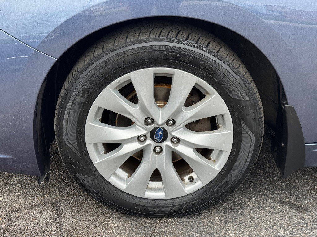 Used 2015 Subaru Legacy 2.5i Premium AWD/4WD image 9