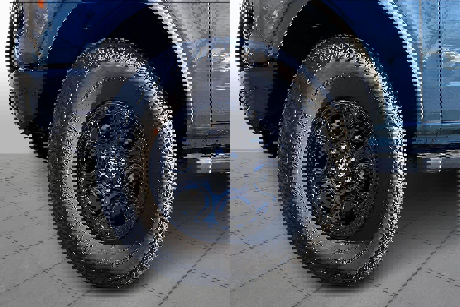 Used 2022 Ford Bronco Wildtrak image 11