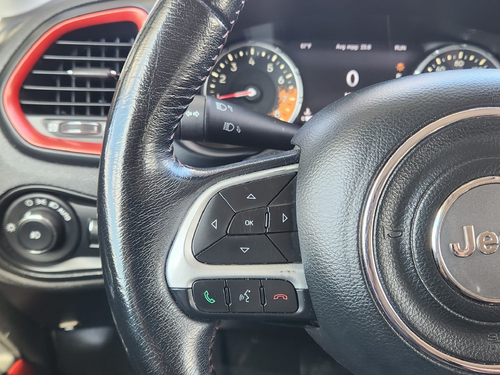 Used 2015 Jeep Renegade Trailhawk w/ Popular Equipment Group AWD/4WD image 17