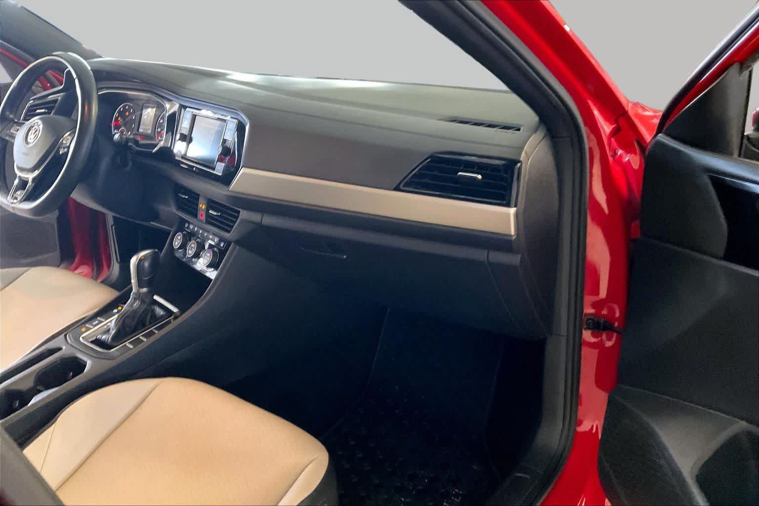 Used 2019 Volkswagen Jetta R-Line FWD image 16