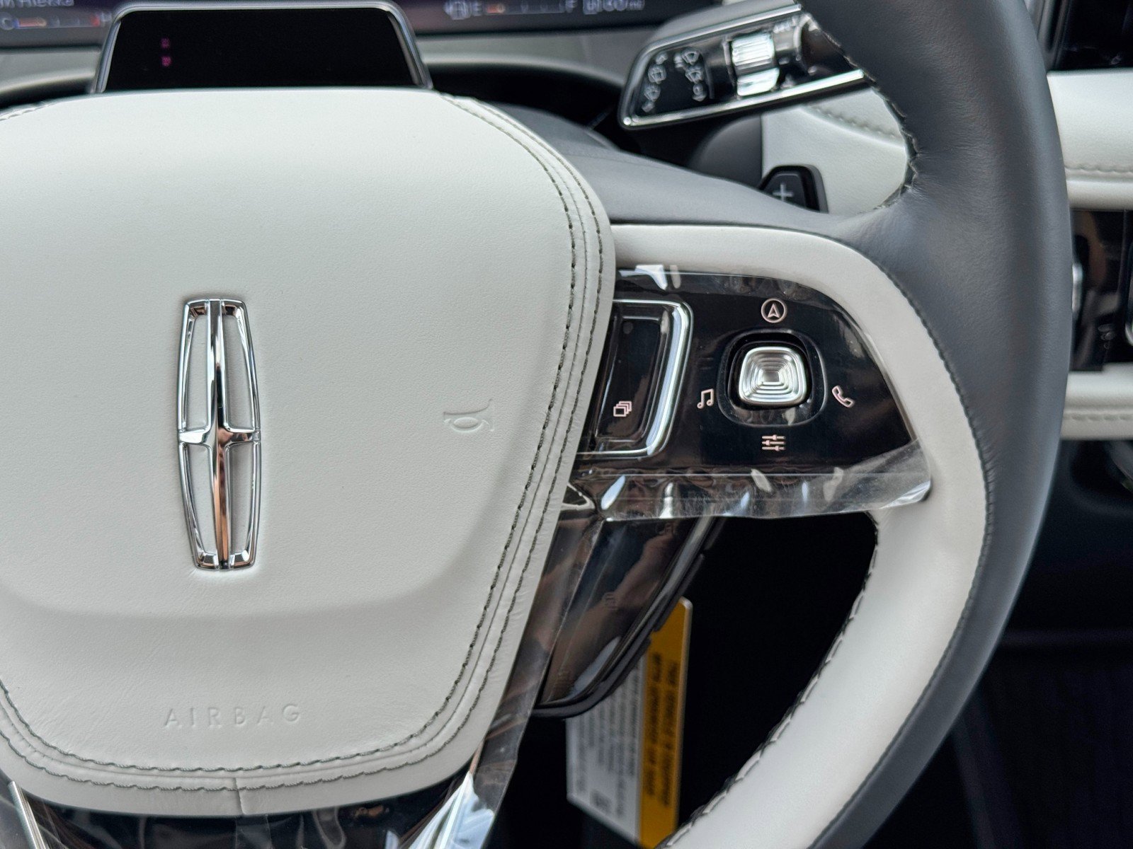 Used 2026 Lincoln Aviator AWD image 24