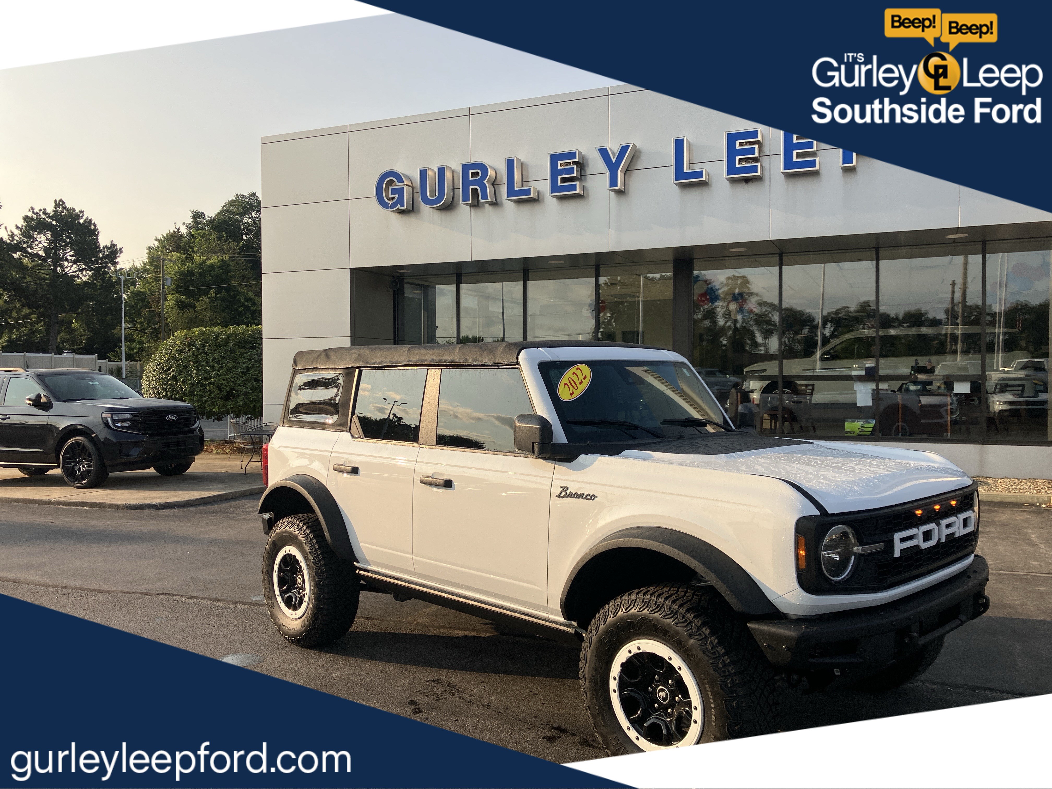 Used 2022 Ford Bronco 4-Door w/ Sasquatch Package AWD/4WD image 1