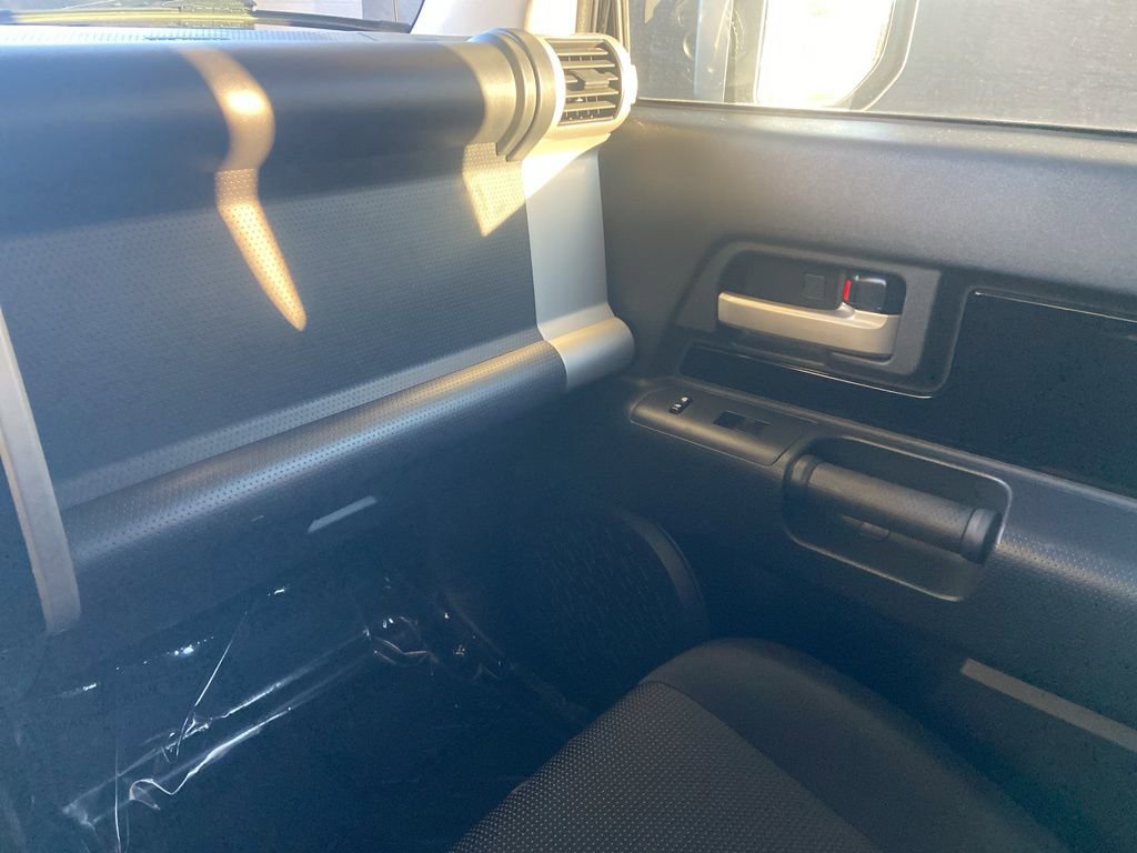 Used 2012 Toyota FJ Cruiser 4WD w/ Upgrade Pkg image 27