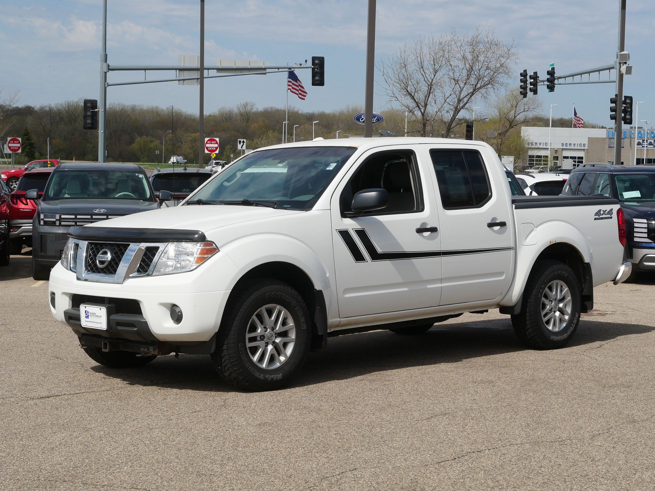 Used 2016 Nissan Frontier SV AWD/4WD image 2
