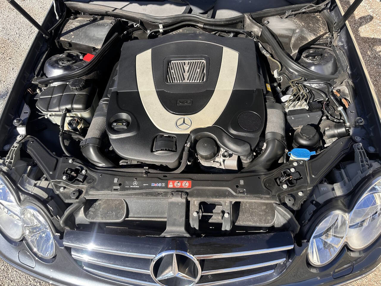 Used 2009 Mercedes-Benz CLK 550 Coupe image 22