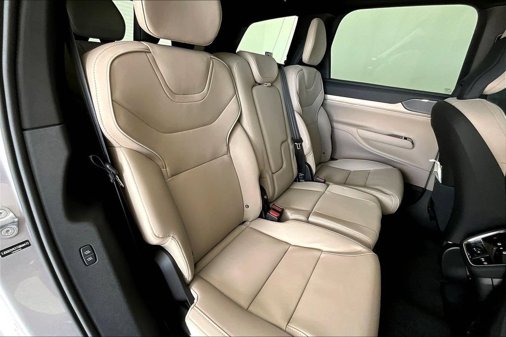New 2026 Volvo EX90 Plus RWD image 11