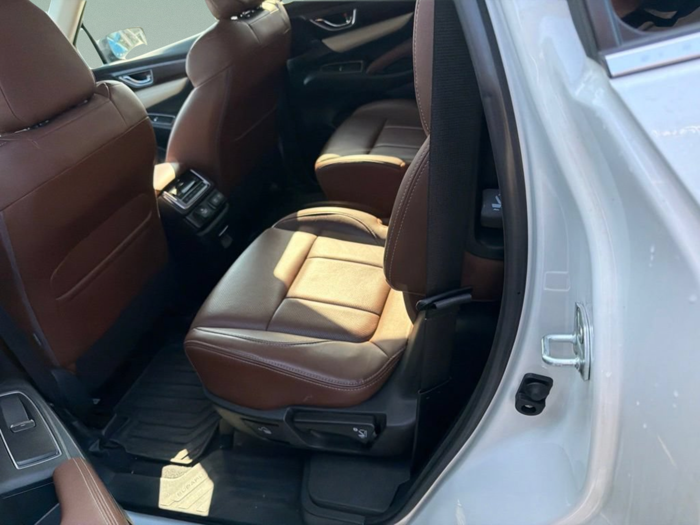 Used 2022 Subaru Ascent Touring w/ Popular Package #2A AWD/4WD image 13