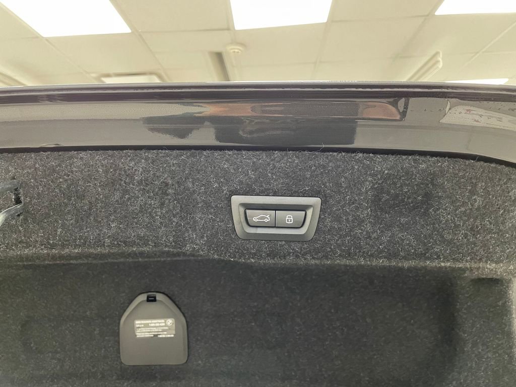 Used 2025 BMW 530i xDrive image 11