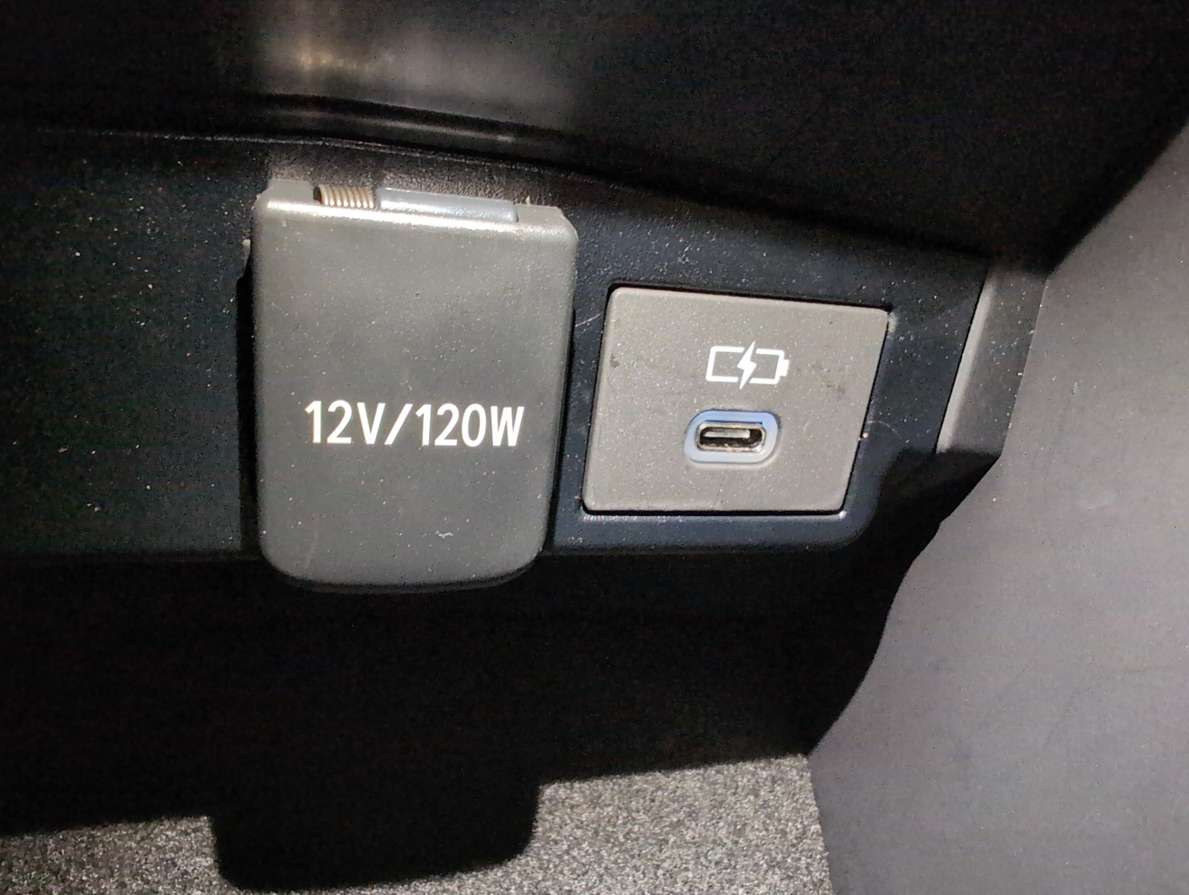 Certified 2025 Toyota Corolla SE w/ SE Premium Package FWD image 41