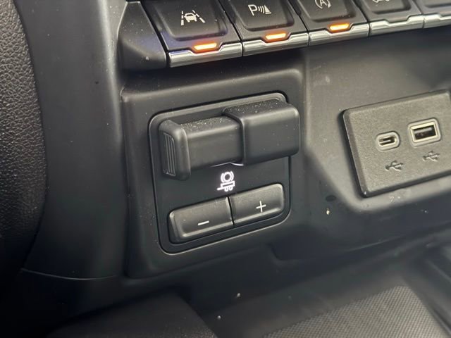 Used 2020 Chevrolet Silverado 1500 LTZ w/ LTZ Premium Package image 16